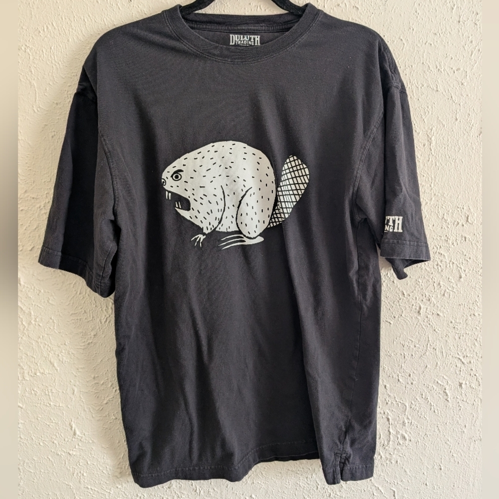 Duluth Trading Co Black Short-Sleeve T-Shirt with White Beaver Graphic